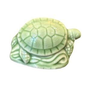 Wade of England Red Rose Tea Wade Whimsies Green Sea Turtle Mini Figurine